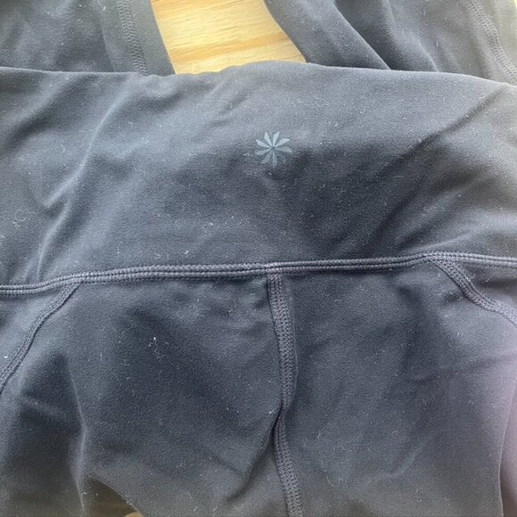 ** Athleta Black Yoga Salutation Crop Pants Leggings Size Small - Picture 10 of 10